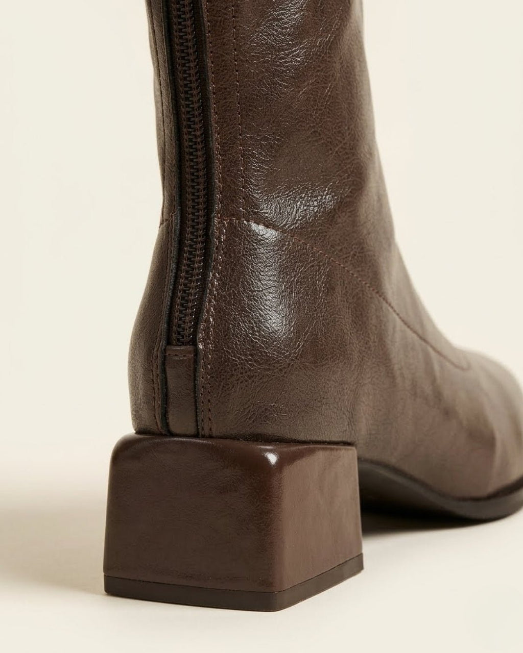 The Aurelia | Pointed-Toe Leather Boot - SORENNA