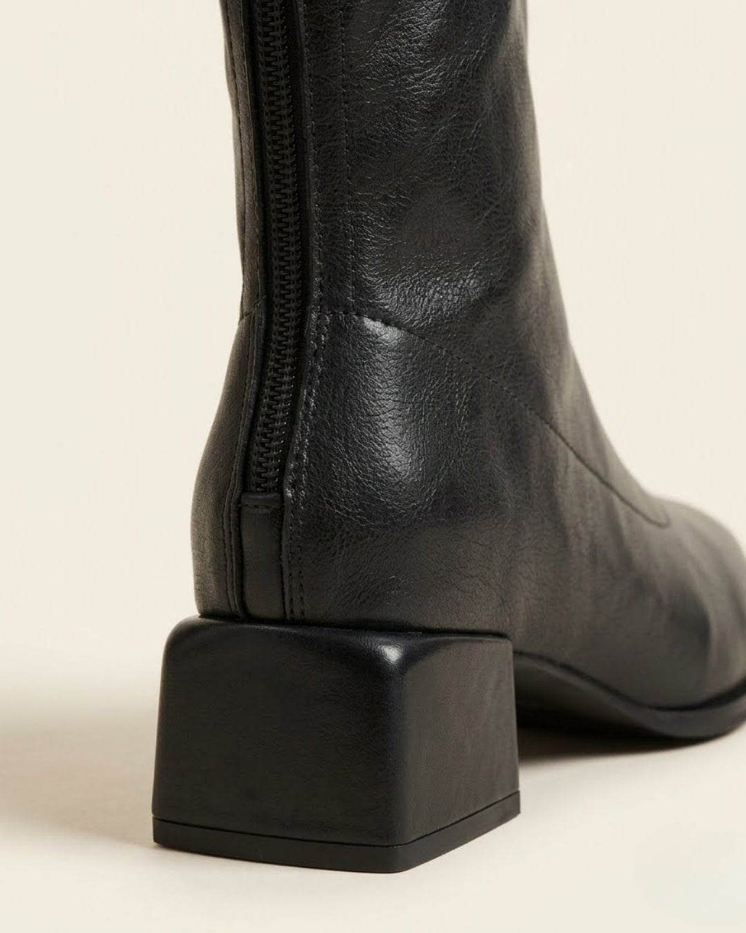 The Aurelia | Pointed-Toe Leather Boot - SORENNA