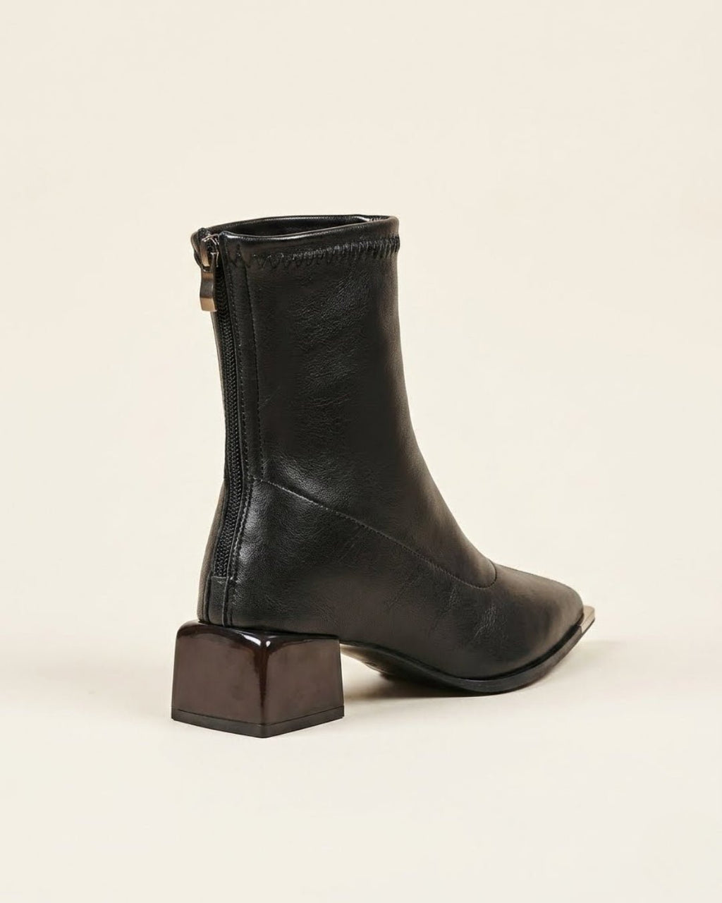 The Aurelia | Pointed-Toe Leather Boot - SORENNA