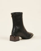 The Aurelia | Pointed-Toe Leather Boot - SORENNA